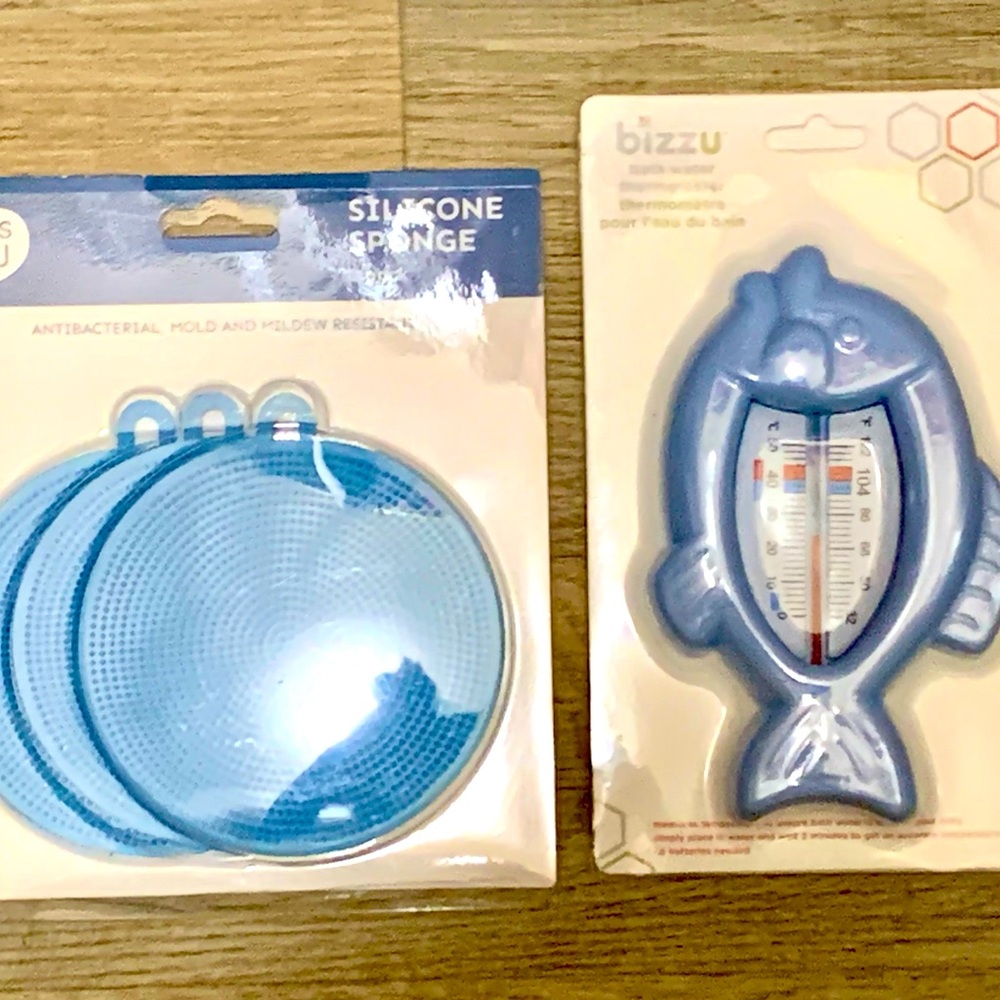 NEW Baby bath sponges & water thermometer